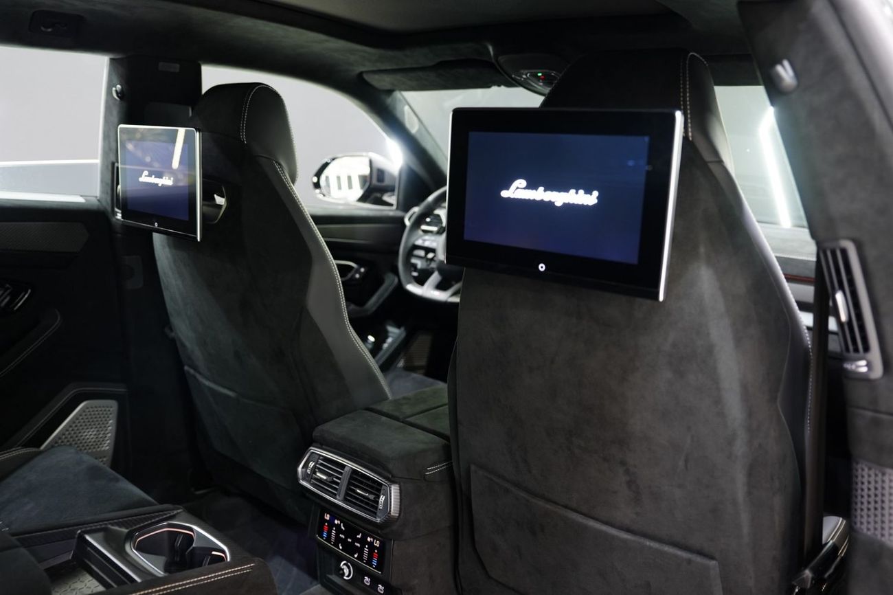 Lamborghini Urus PERFORMANTE 2024 Urus Performante, Full Carbon Pack, Rear Entertainment, Akrapovic Exhaust, Dealer Warr + Serv!!