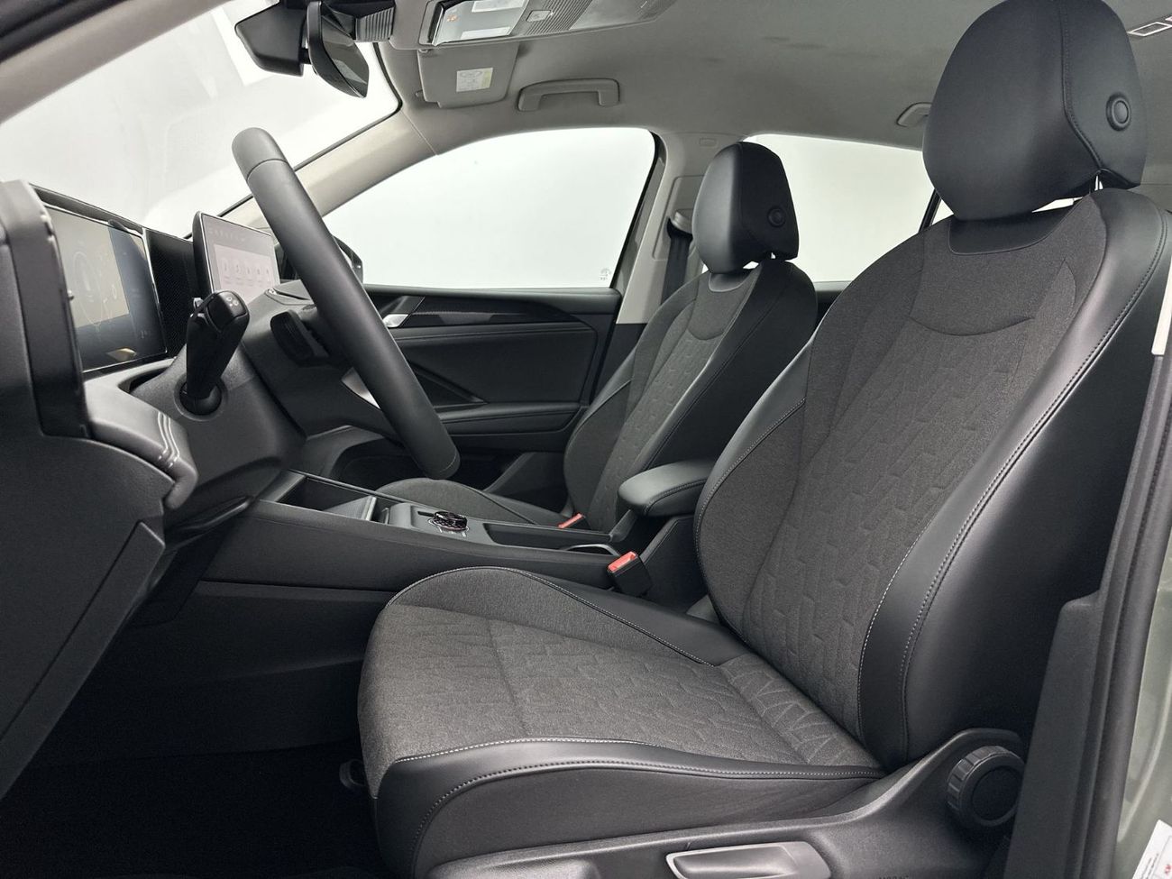 Volkswagen Tiguan LIFE Tiguan Life with Rear View Camera 1.4L | Apple CarPlay & Android Auto | Everyday Comfort | Park Assi