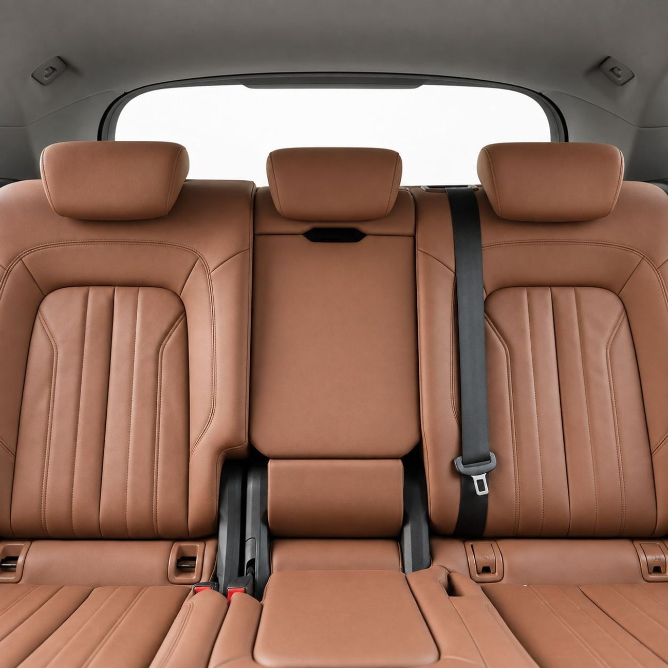 Audi Q5 AED 2,490 P.M • 0% Downpayment • Audi Q5 45 TFSI S Line • Agency Service Contract