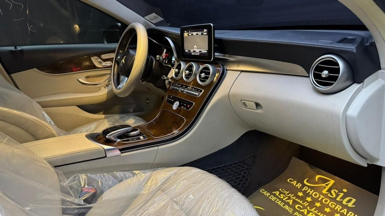 مرسيدس بنز C 300 ستاندارد