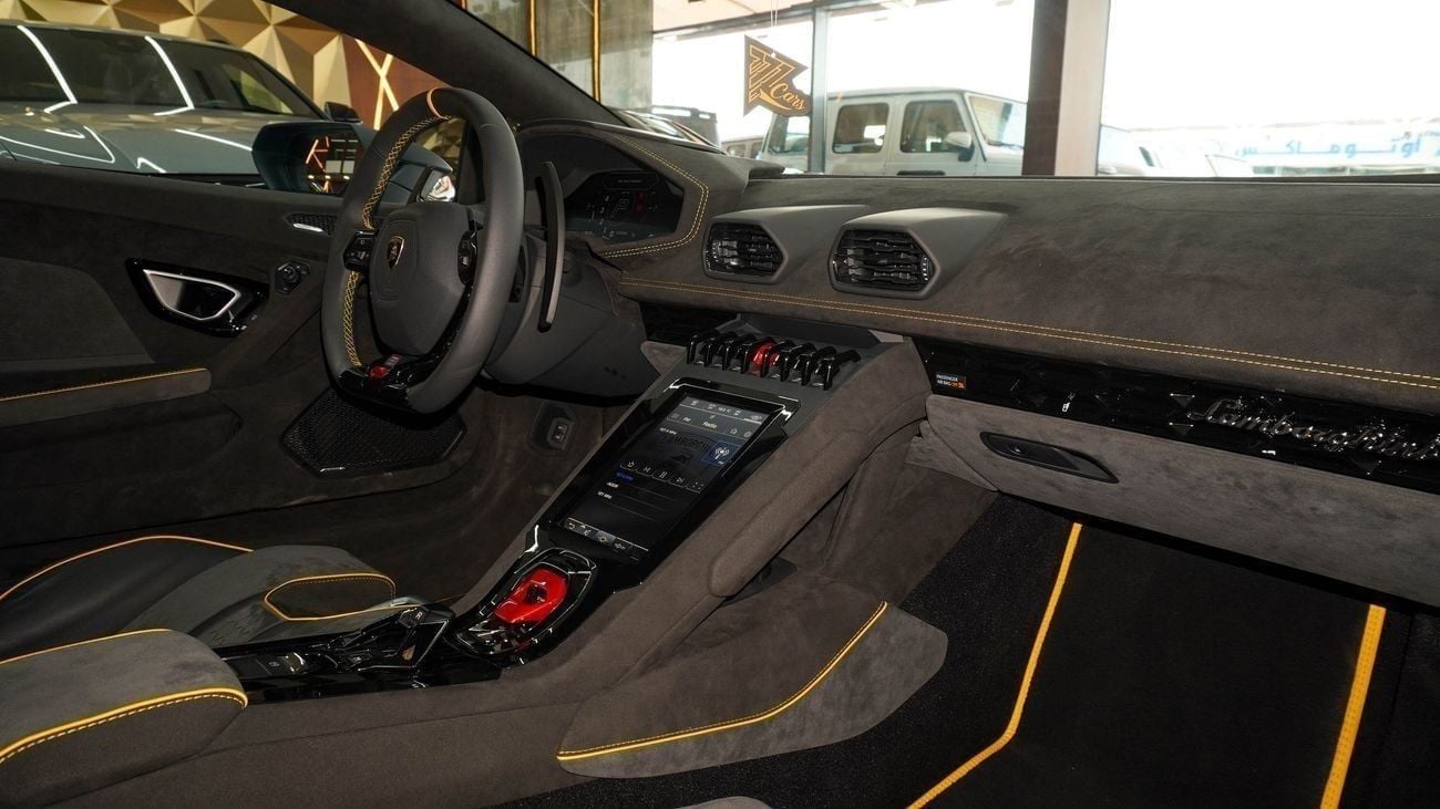 لامبورغيني هوراكان 2024 Lamborghini Huracán Sterrato | 1 of 1,499 | 5.2L V10 | Service and dealer Warranty | GCC Specs