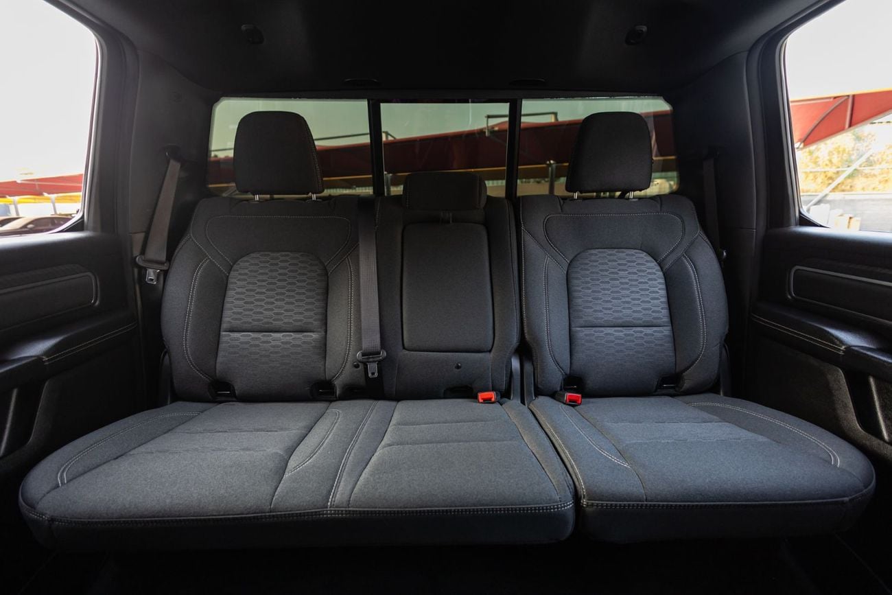 RAM 1500 BIGHORN CREW CAB RAM 1500 Big Horn Crew Cab 2025 GCC | Agency Warranty