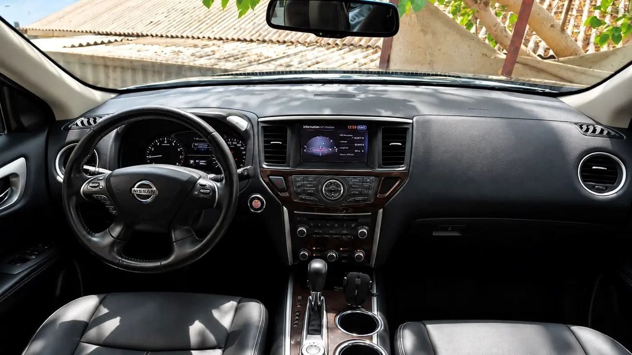 Nissan Pathfinder SV | GCC SPECS | 7-SEATER | 3.5L V6