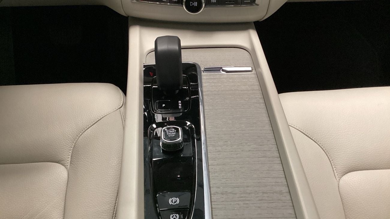 فولفو XC 60 CORE | شامل الضمان | 0 ﺪﻔﻋﺓ ﺃﻮﻟﻯ