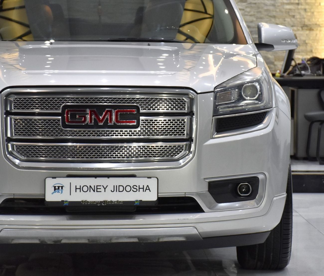GMC Acadia DENALI EXCELLENT DEAL for our GMC Acadia Denali AWD ( 2014 Model ) in Silver Color GCC Specs