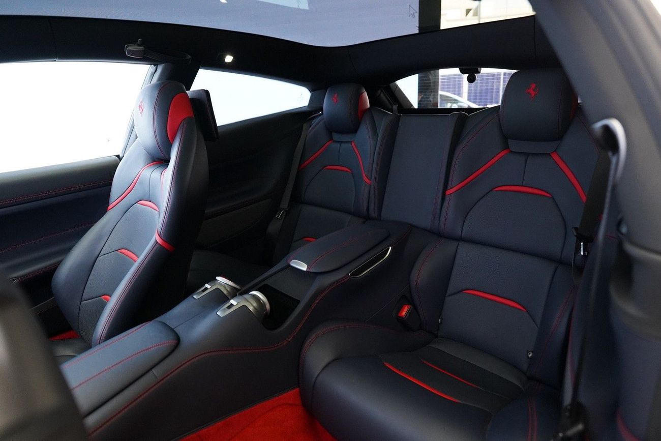 فيراري جي تي سي 4 لوسو LUSSO