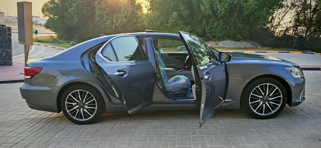 Lexus LS460 PREMIER LWB