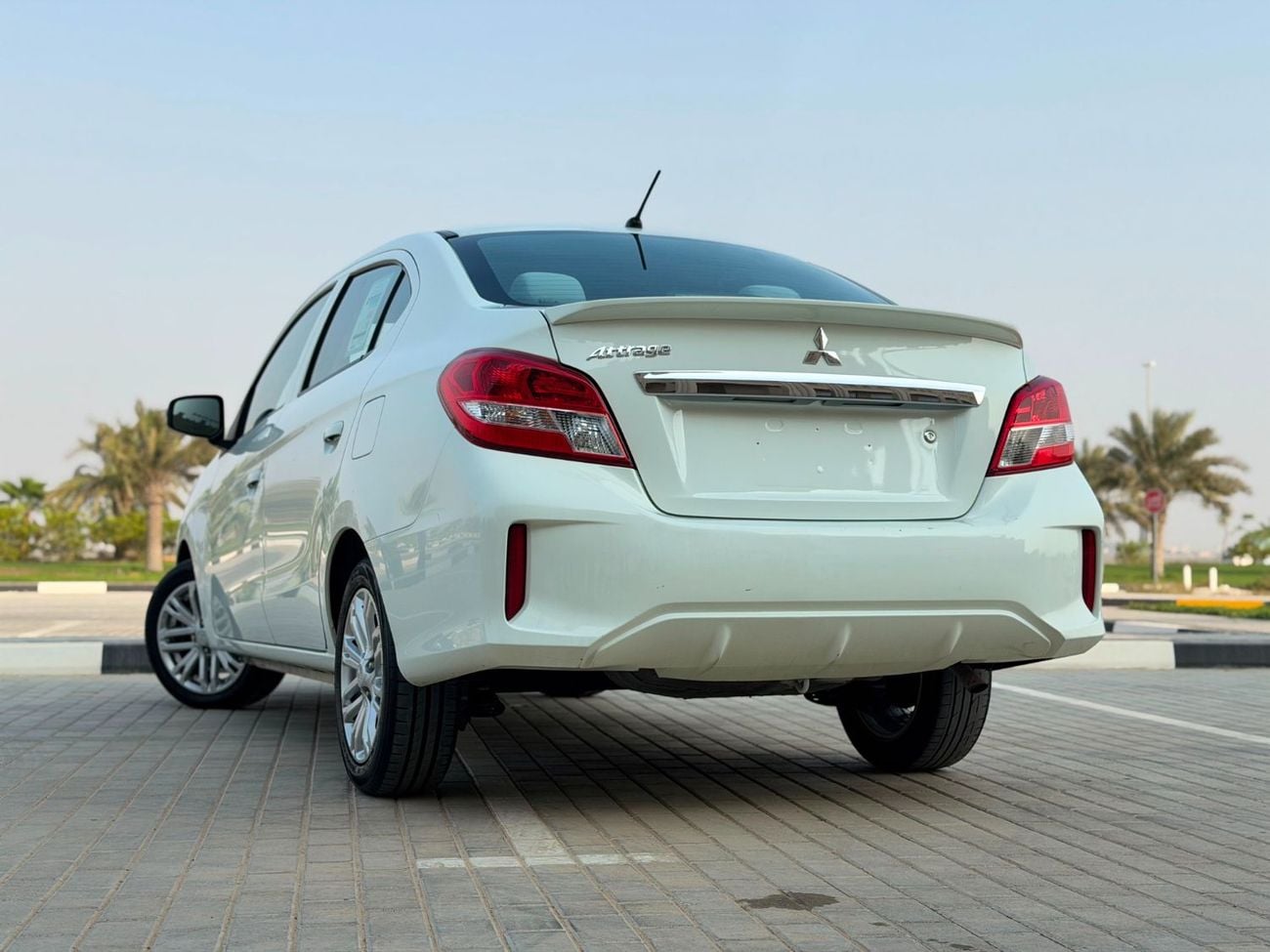 Mitsubishi Attrage GLX HIGHLINE