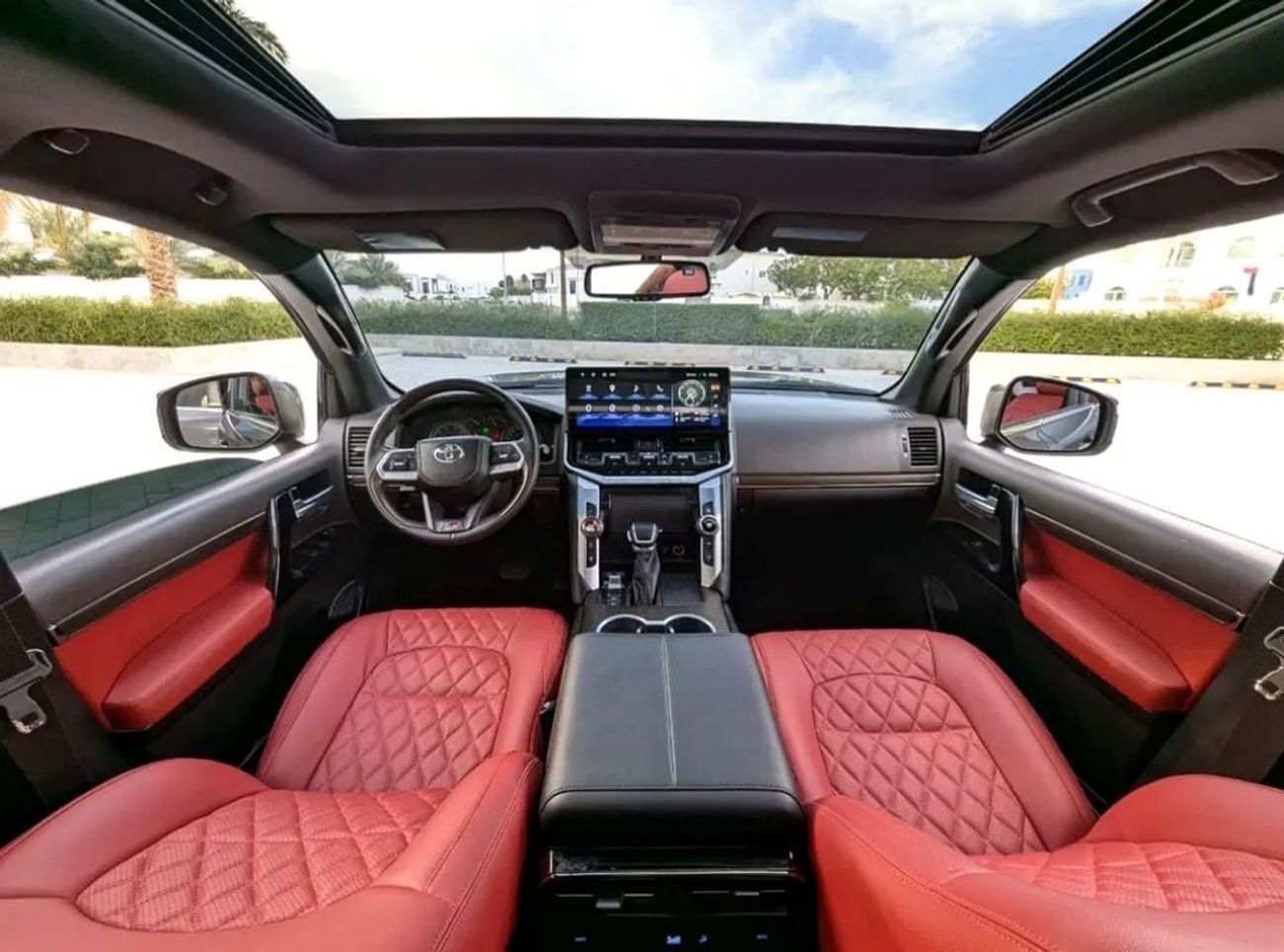 تويوتا لاند كروزر GXR Toyota landcruise 2013Model Facelifted 2025 4.0L V6 petrol Engine Colour Black push start Transm