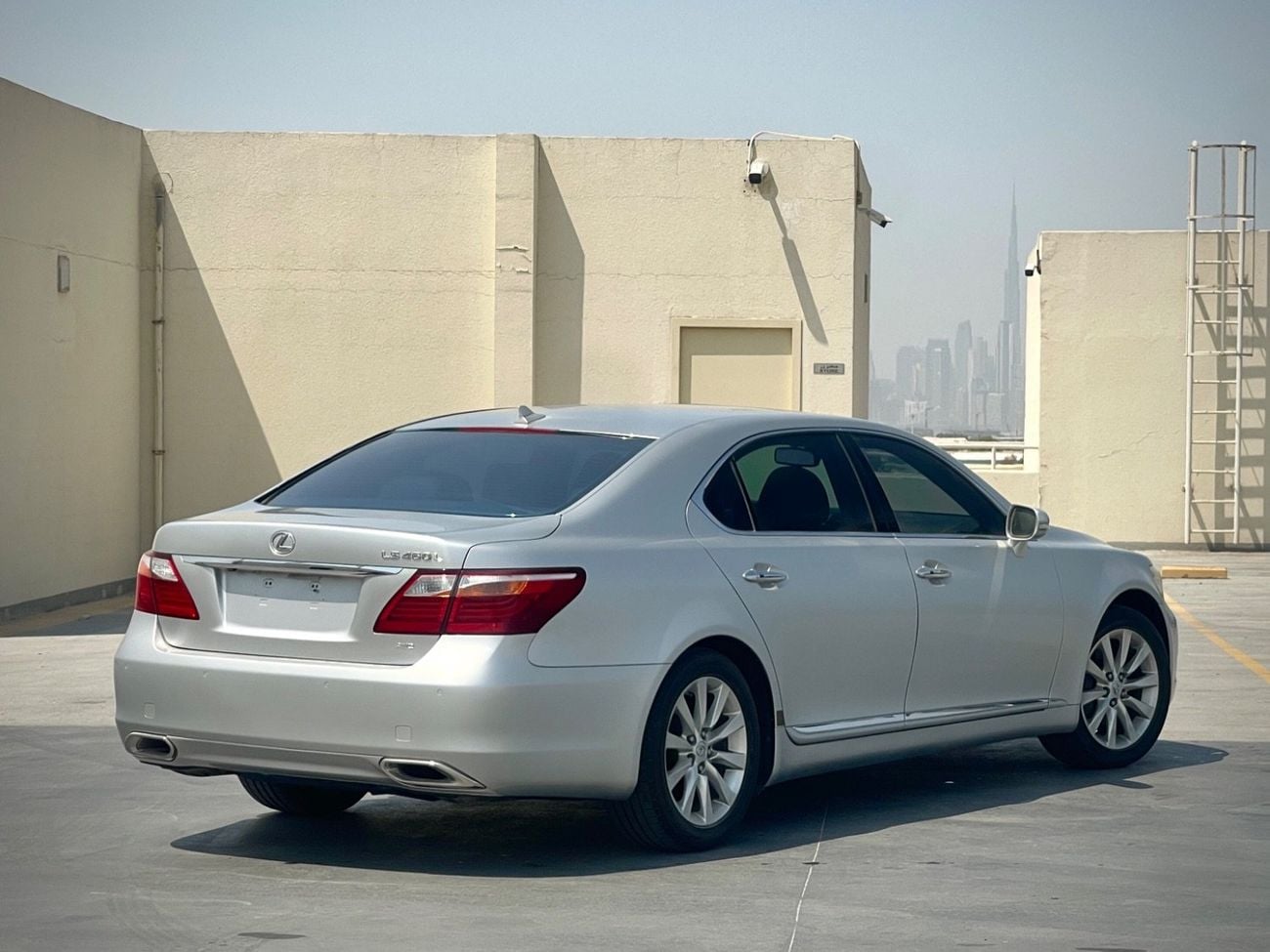 لكزس LS 460 PREMIER LWB ملكية نظيفة - بدون حوادث