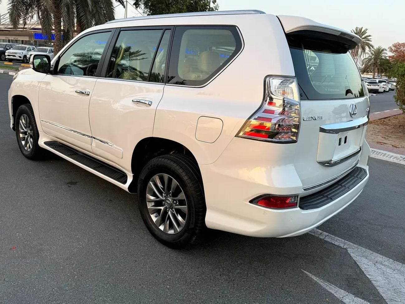 Lexus GX460 GX 460 GCC Specs - Well Maintained