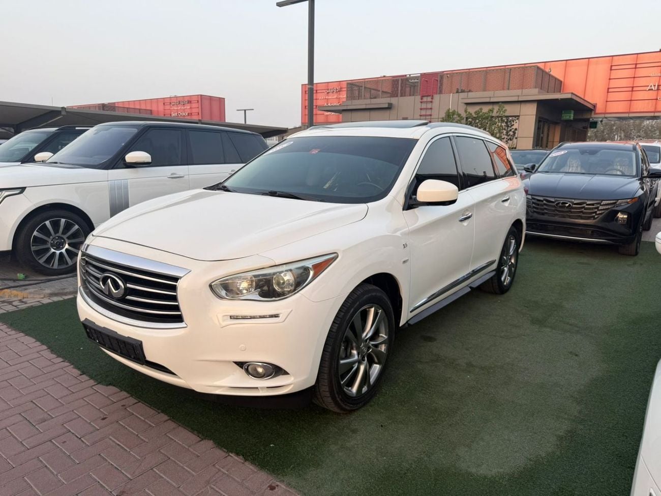 Infiniti QX60 PREMIUM panoramic sunroof, excellent condition, 4x4