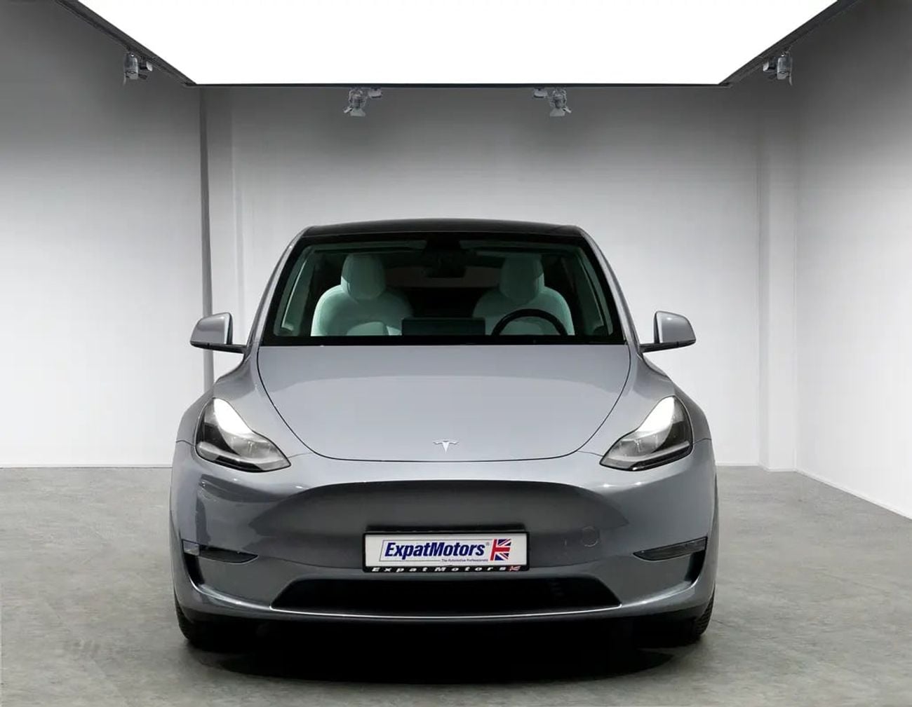 Tesla Model Y PERFORMANCE Dual Motor AWD • Warranty • GCC Spec