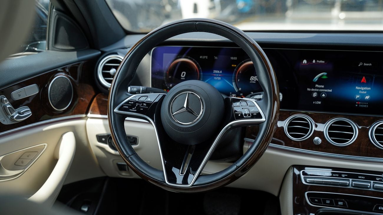 Mercedes Benz E300