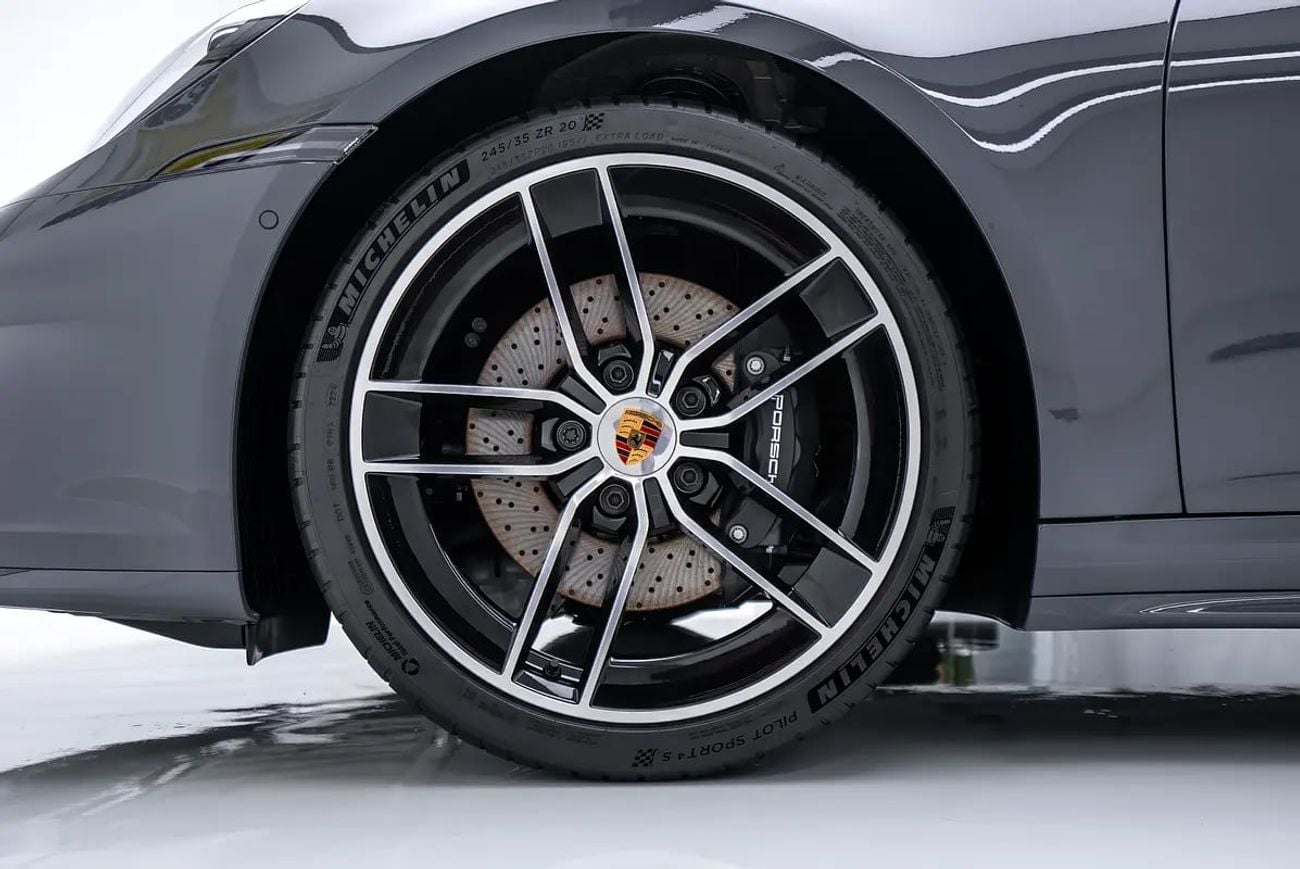 Porsche 911 CARRERA | AEREOKIT | SPORT EXHAUST | SUNROOF | WARRANTY