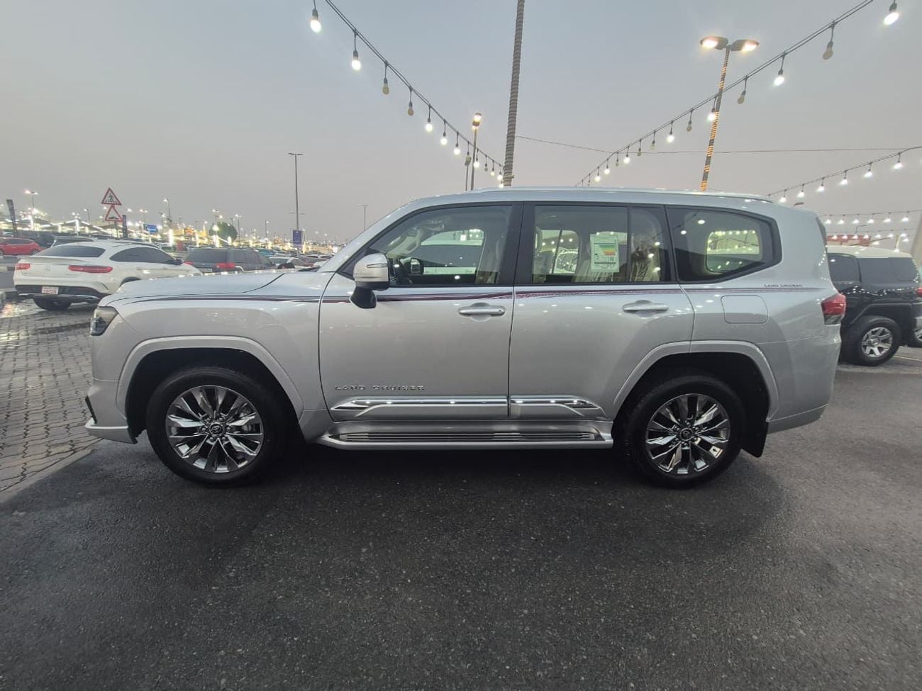 Toyota Land Cruiser GXR 2026.ENGINE 3.5L/V6.