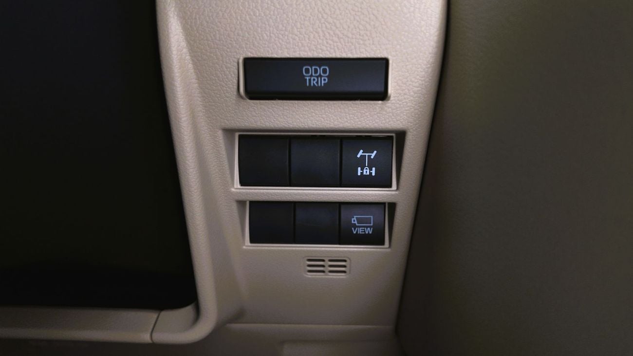 Toyota Land Cruiser GXR