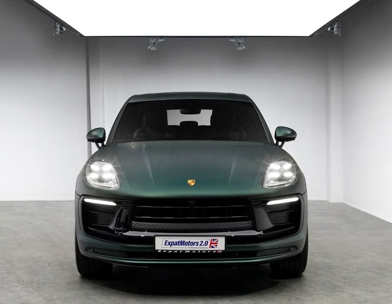 Porsche Macan STANDARD AWD 2.0L • Full Service History • GCC Spec