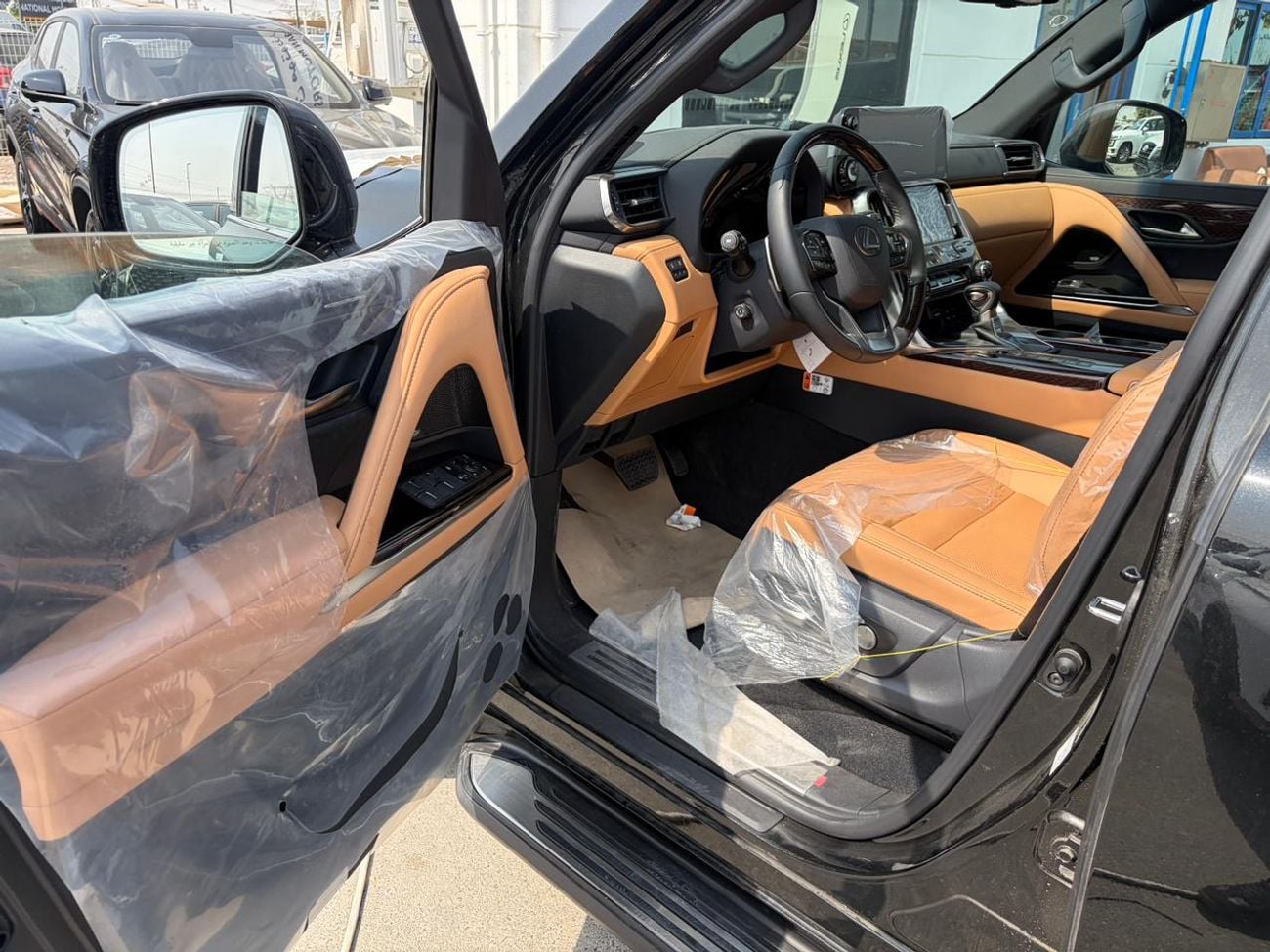 لكزس LX 600 SIGNATURE | 3.5L V6 PETROL| RADAR | HEADS UP DISPALY |360* CAMERA | COOL BOX | MY 2026