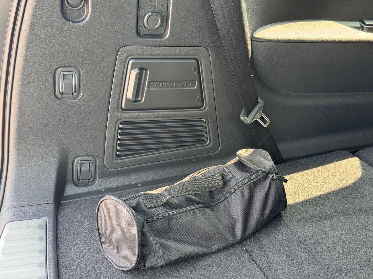 Nissan Patrol LE PLATINUM CITY (Exterior : BLACK / Interior: TAN)