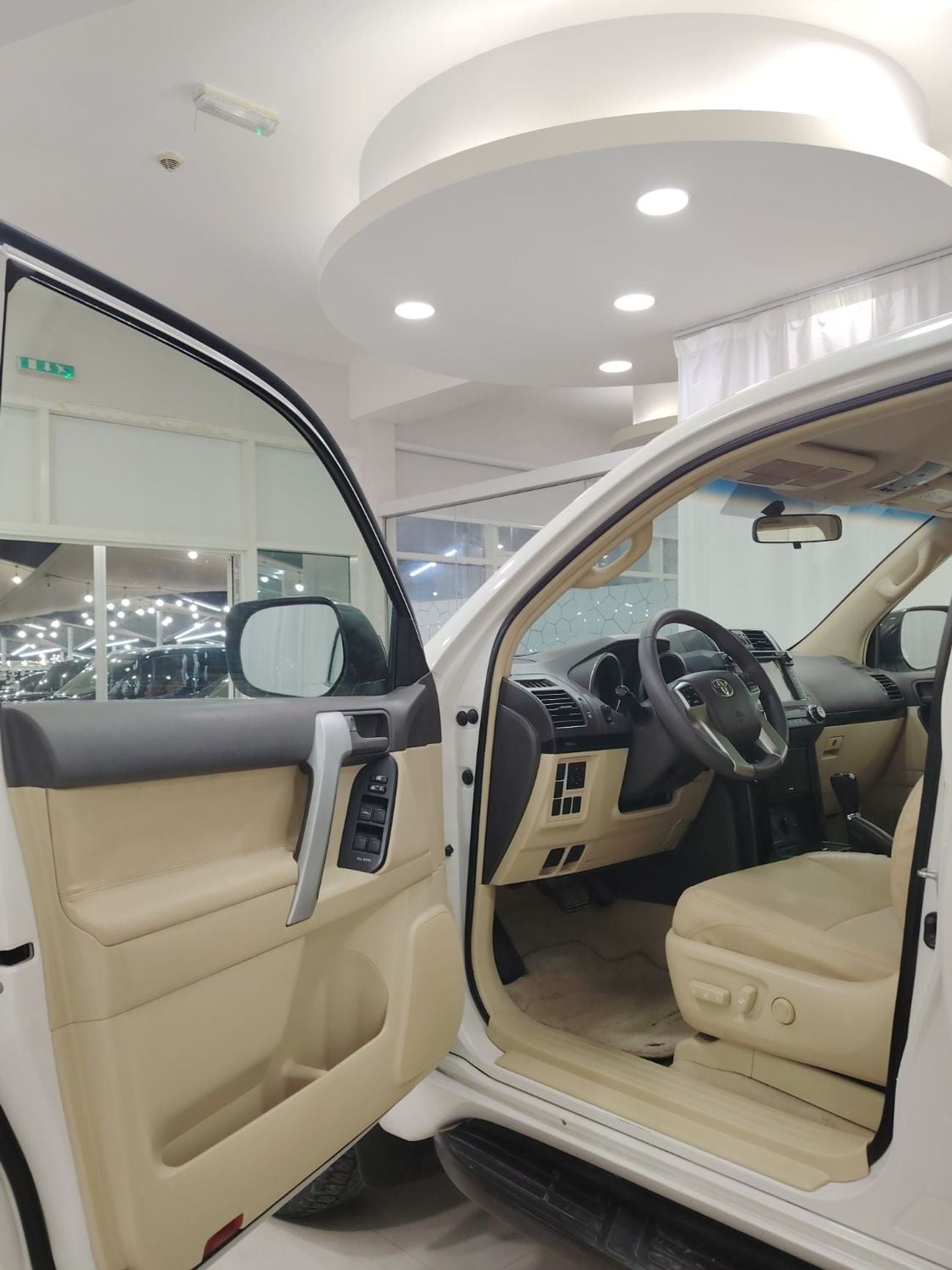 Toyota Prado GXR Toyota prado V6 GXR 2015 GCC