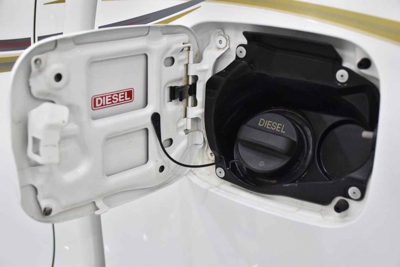 Toyota Hilux SGLX EXCELLENT DEAL for our Toyota Hilux 4WD ( 2025 Model ) in White Color GCC Specs