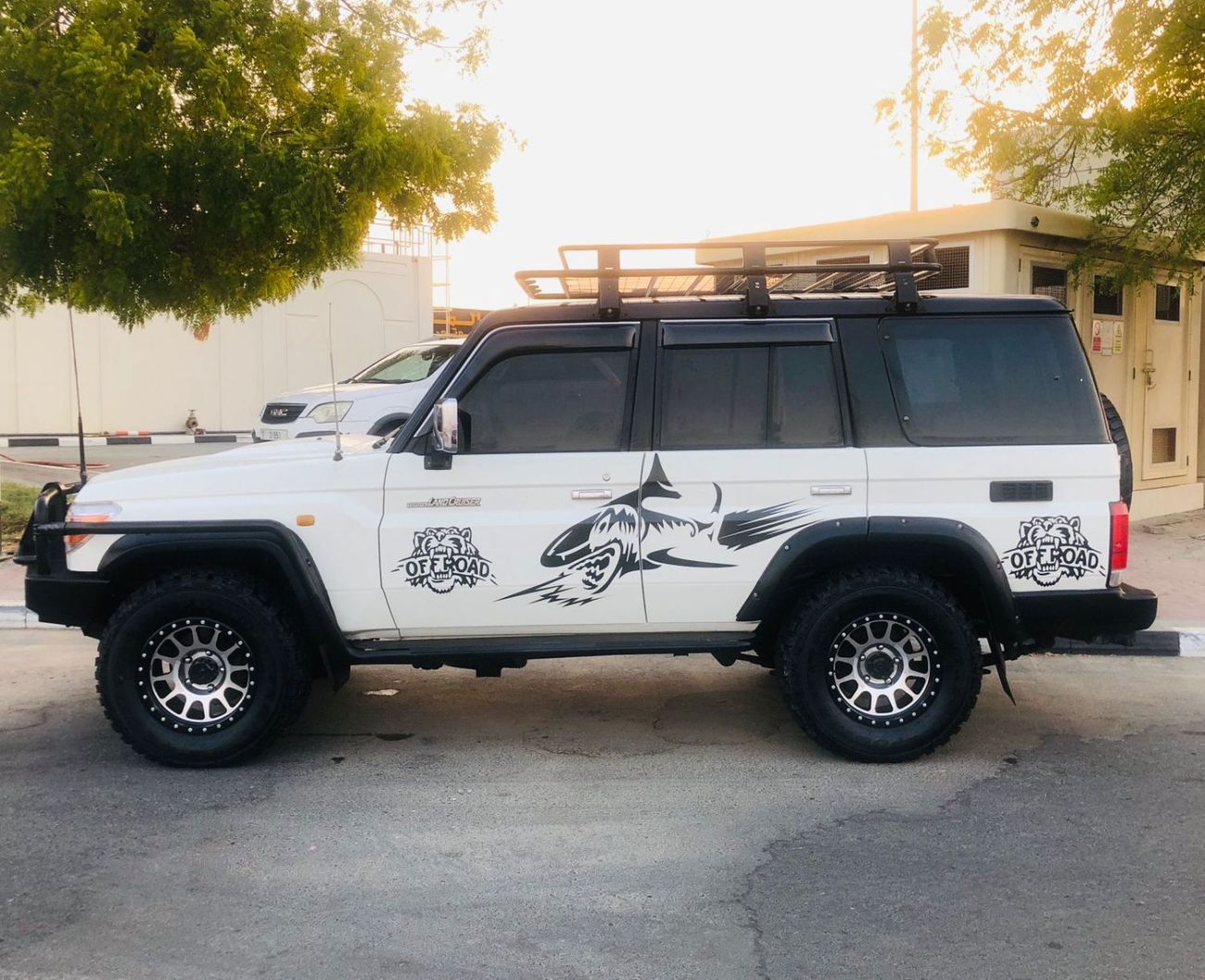 Toyota Land Cruiser 70 LC79 LX LC76 LHD 1VD-FTV 4.5L V8 Diesel Engine Manual Gear 4WD 7 Seats 5 Doors