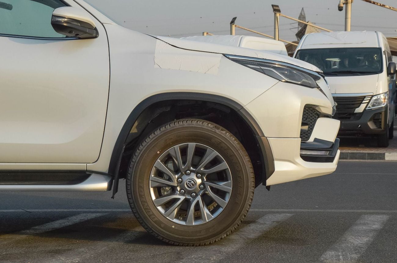 Toyota Fortuner TOYOTA FORTUNER 4.0L V6 4WD PETROL SUV 2025