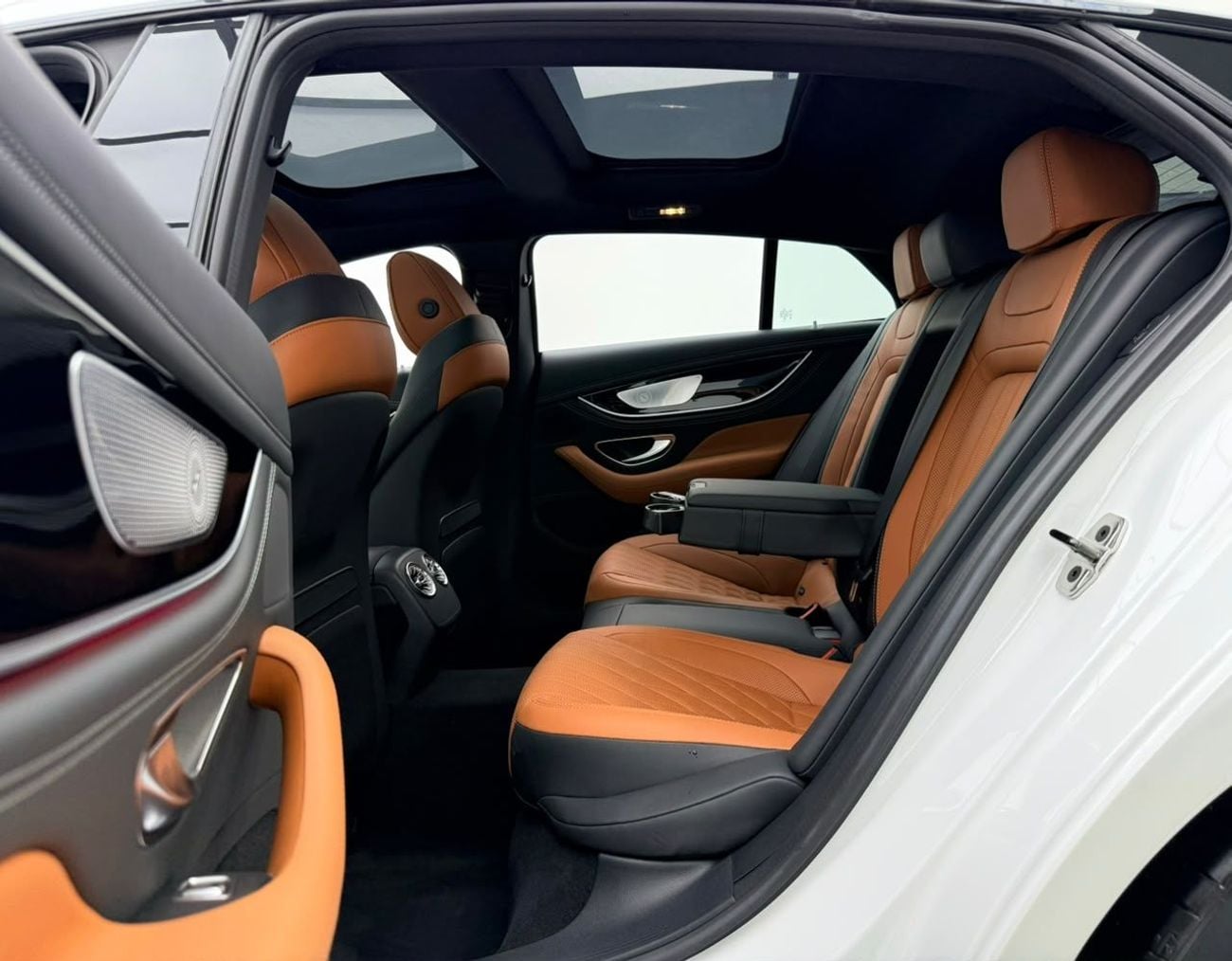 مرسيدس بنز AMG GT 43 مرسيدس بنز AMG GT43 موديل 2024، ضمان مرسيدس بنز 2029 + باقة خدمة، سجل صيانة كامل لدى مرسيدس بنز، عدا