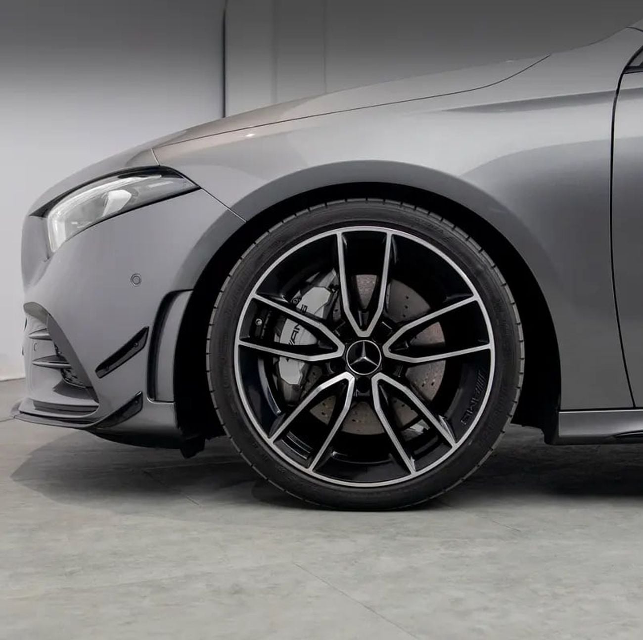 مرسيدس بنز A 35 AMG 4MATIC بريميوم 2.0L Turbo •AWD • Full Service History • GCC Spec