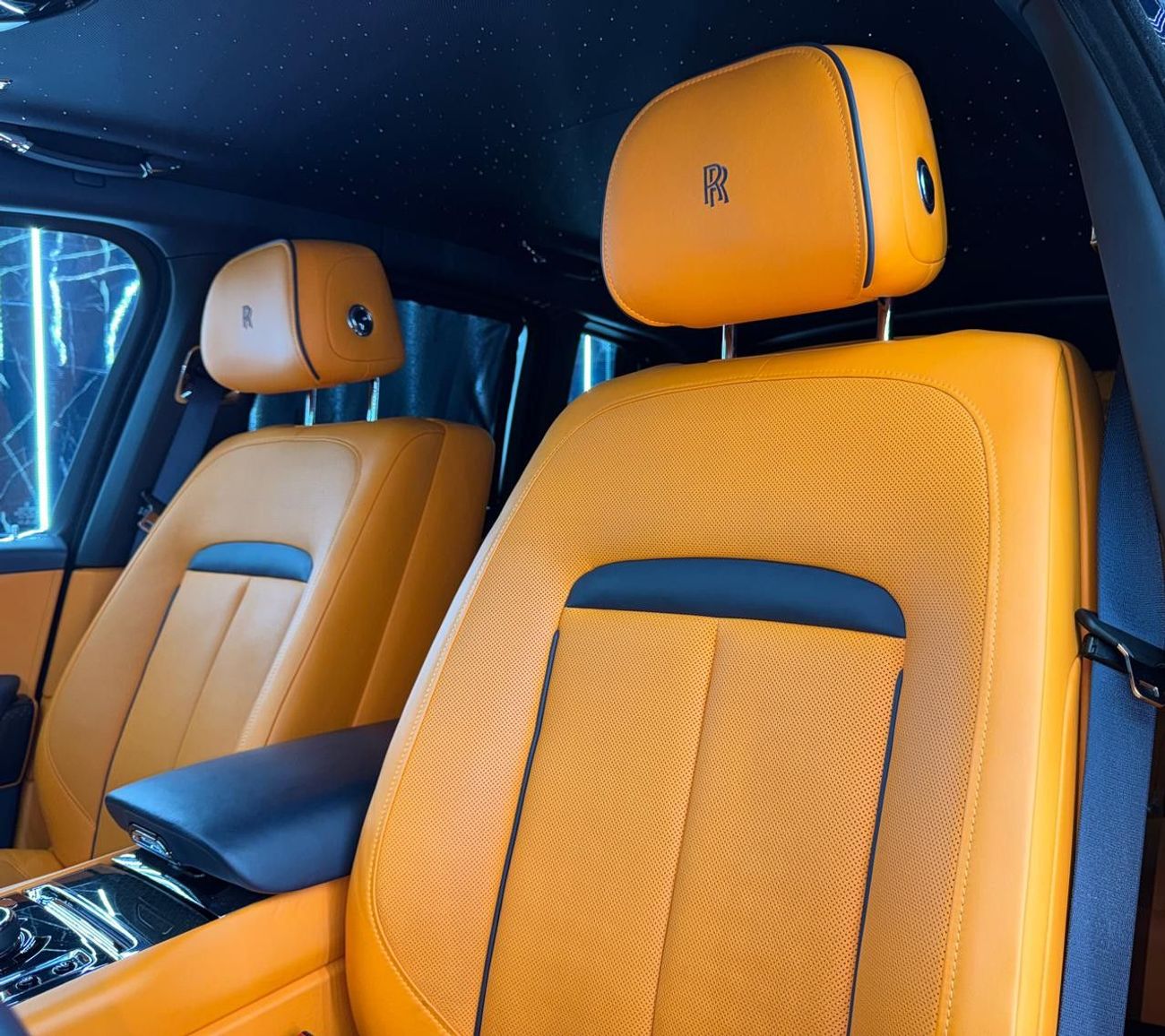 رولز رويس كولينان Black Badge 6.75L, V12, 8-Speed Automatic, AWD