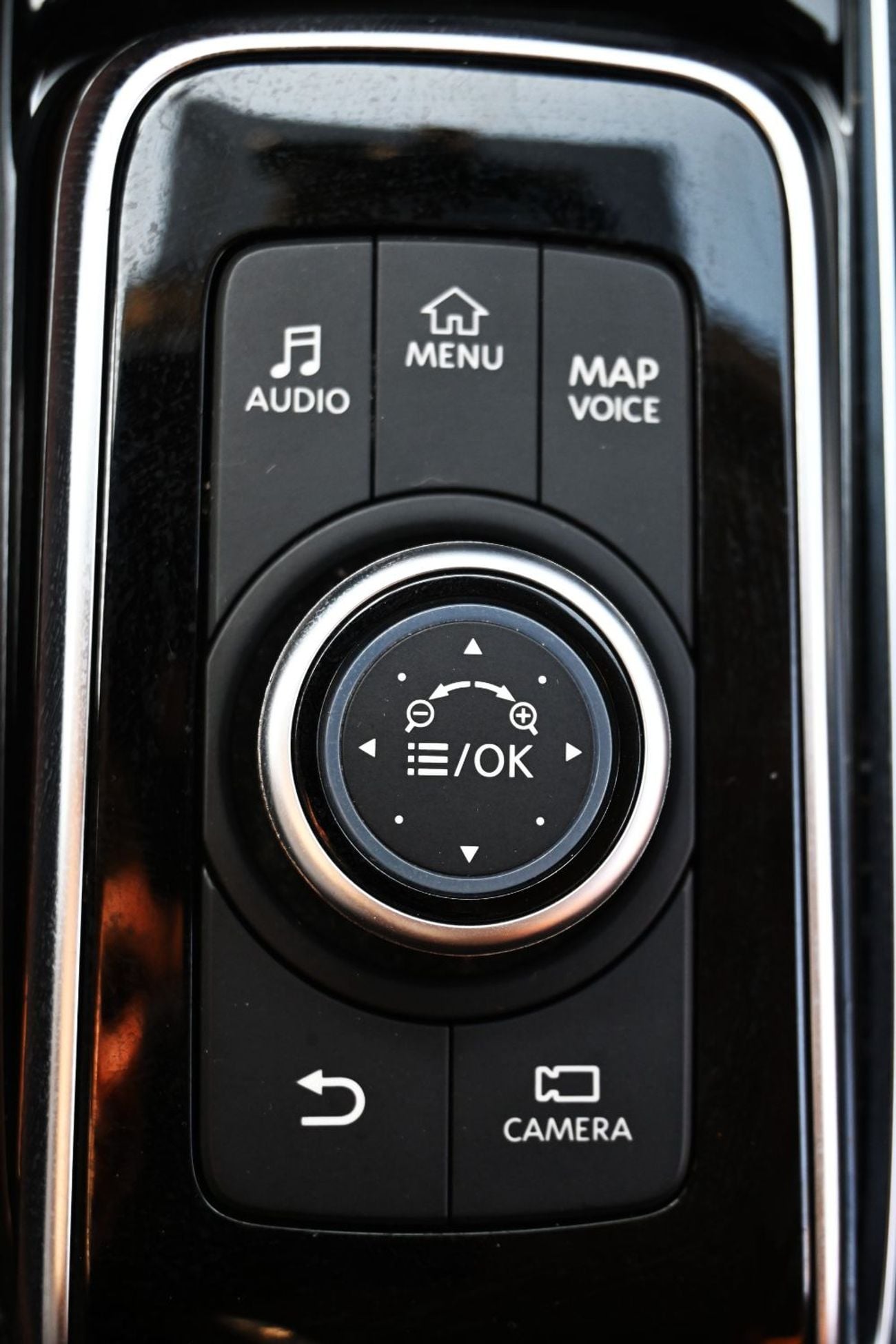 Infiniti QX80 LUXE SENSORY PROACTIVE BLACK EDITION