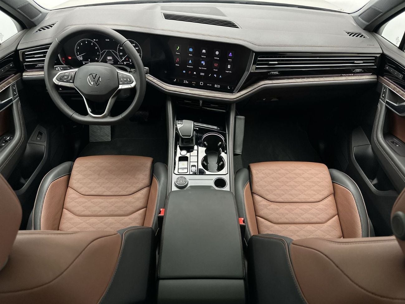 فولكس واجن طوارق ELEGANCE Touareg Elegance+ 3L Tirano| Ex-Demo Car | Luxury 4MOTION SUV | Panoramic Sunroof | IQ.LIGHT HD Matr