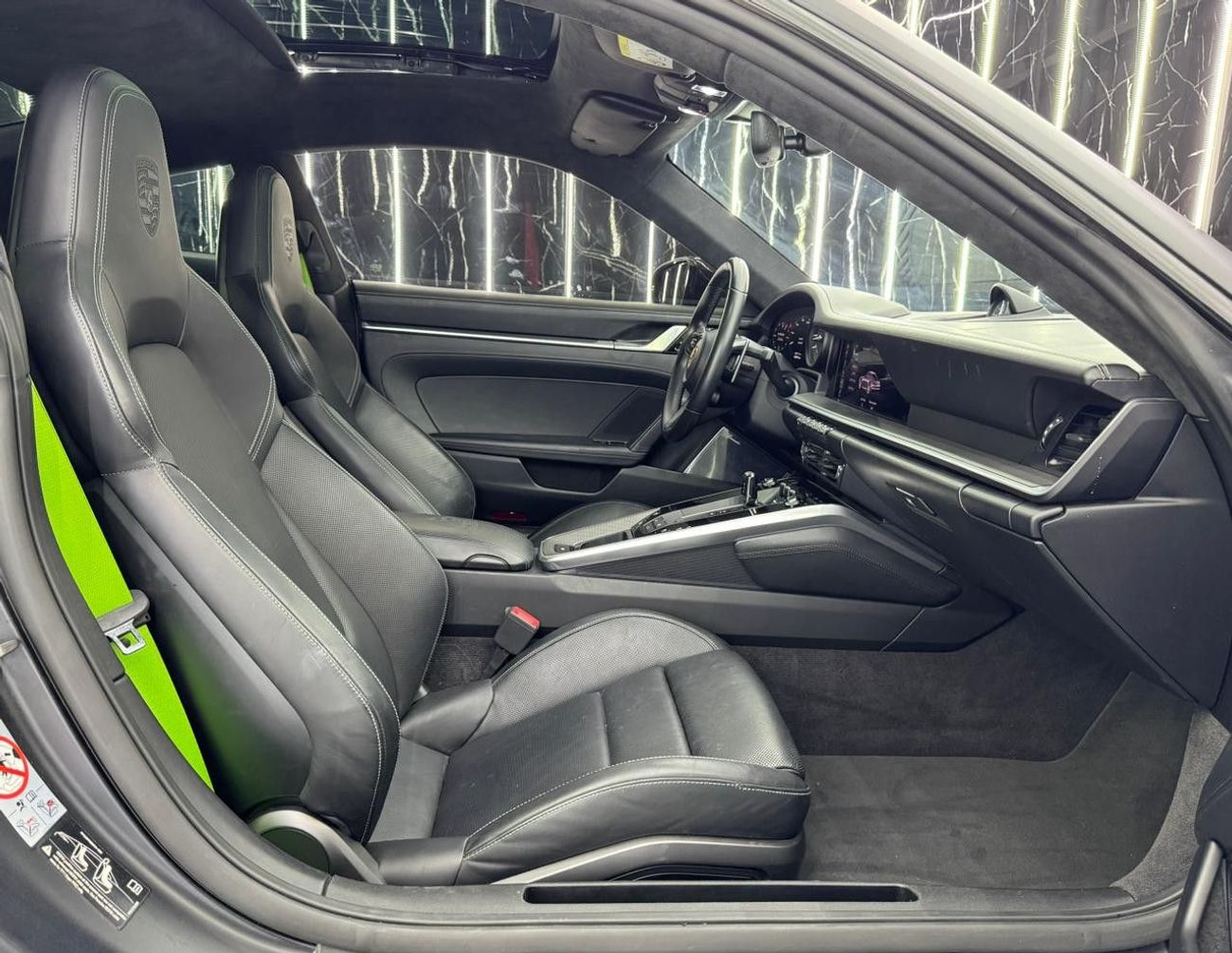 Porsche 911 CARRERA 4S