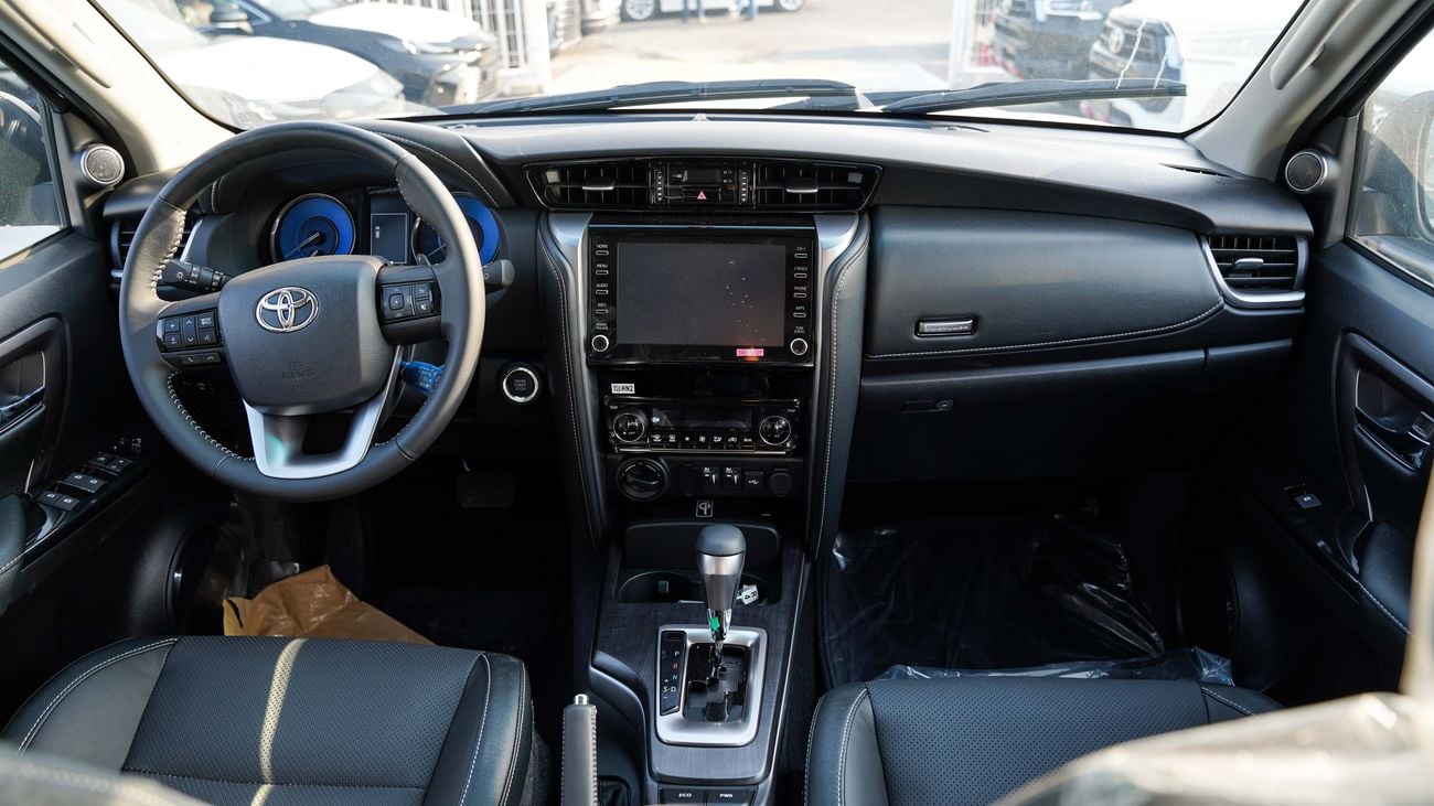 Toyota Fortuner SR5