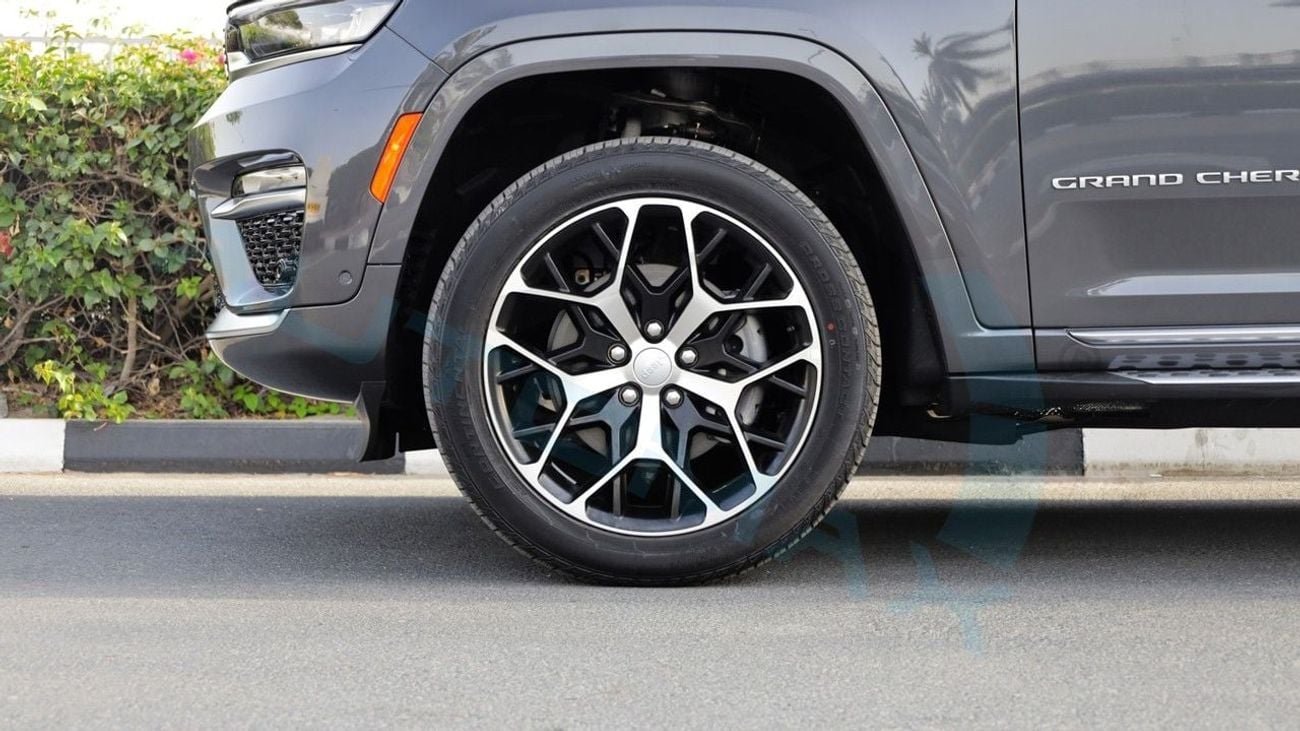 Jeep Grand Cherokee SUMMIT LUXURY 4X4 2025 GCC With 5 Years Or 100K Warranty & 5 Years Service @Official Dea