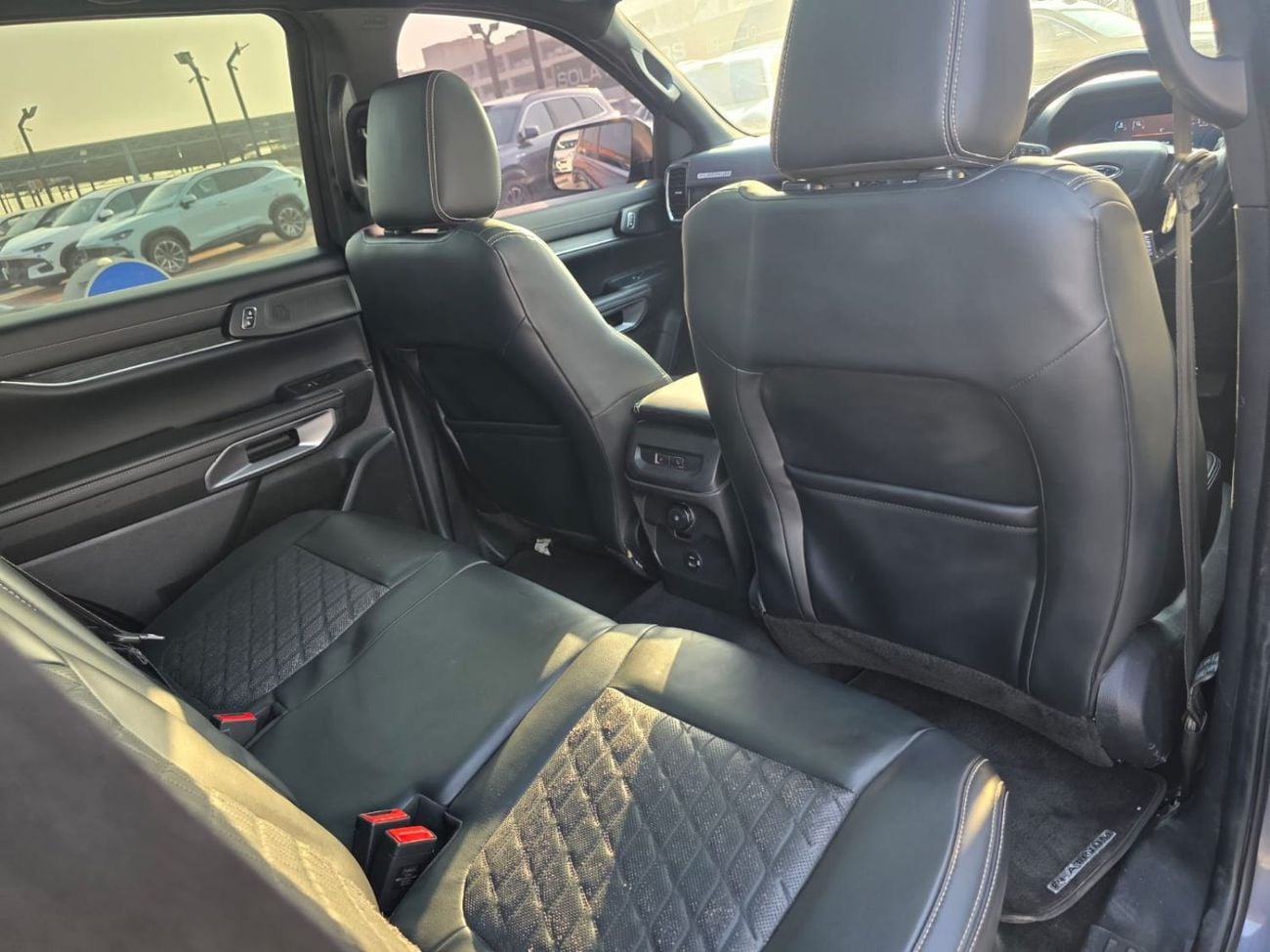Ford Everest diesel 3.0L Platinum liter RHD ,7 seater only for export available