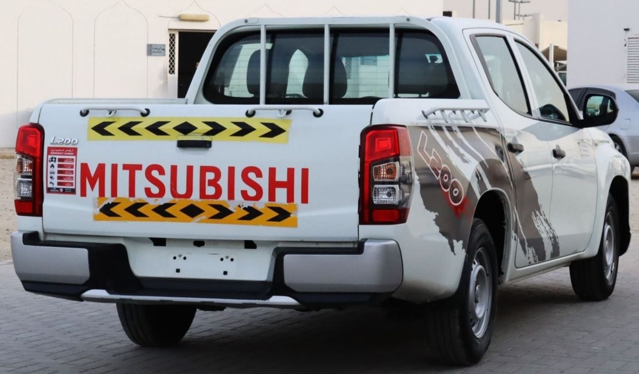 Mitsubishi L200 GL ACCIDENTS FREE - GCC - DOUBLE CABIN - 2WD - PERFECT CONDITION INSIDE OUT
