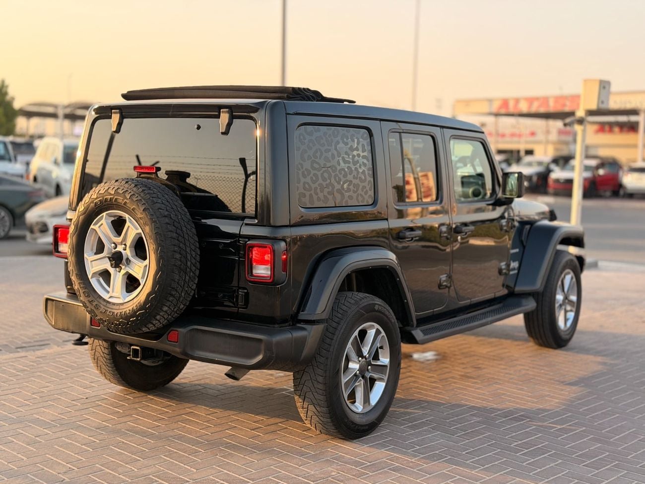 Jeep Wrangler Sahara 2.0L Full option
