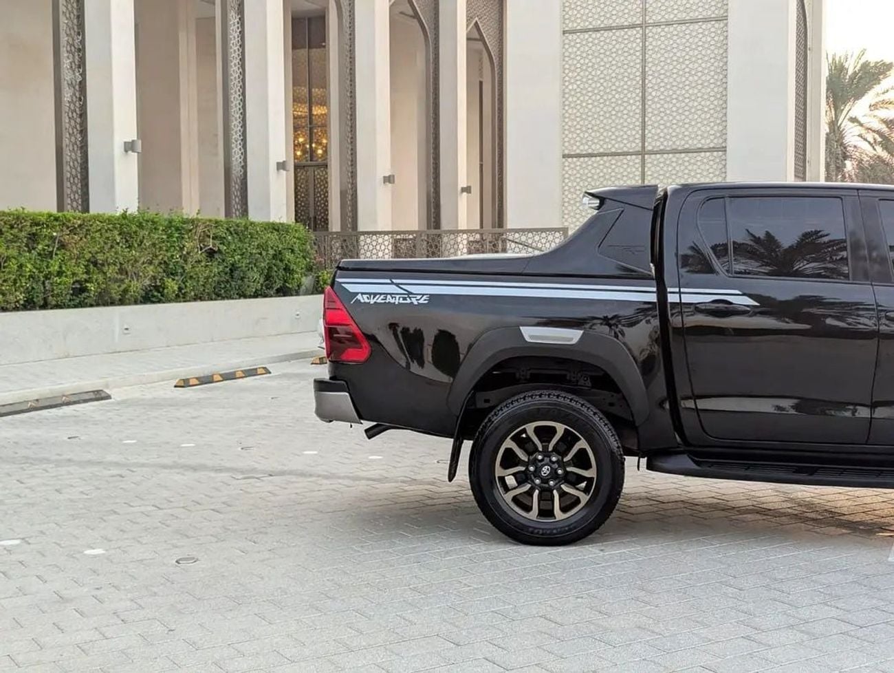 تويوتا هيلوكس أدفنتشر مواصفات SR5 GCC بحالة ممتازة