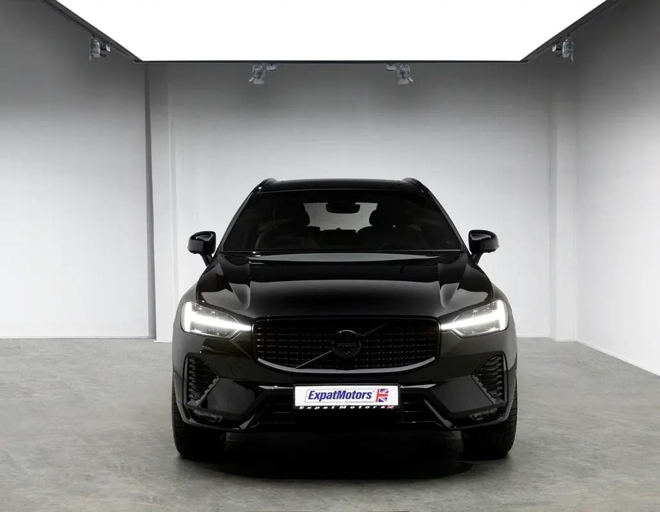 Volvo XC60 ULTIMATE DARK Low KM • 0%DP Available • Warranty • FDSH • GCC