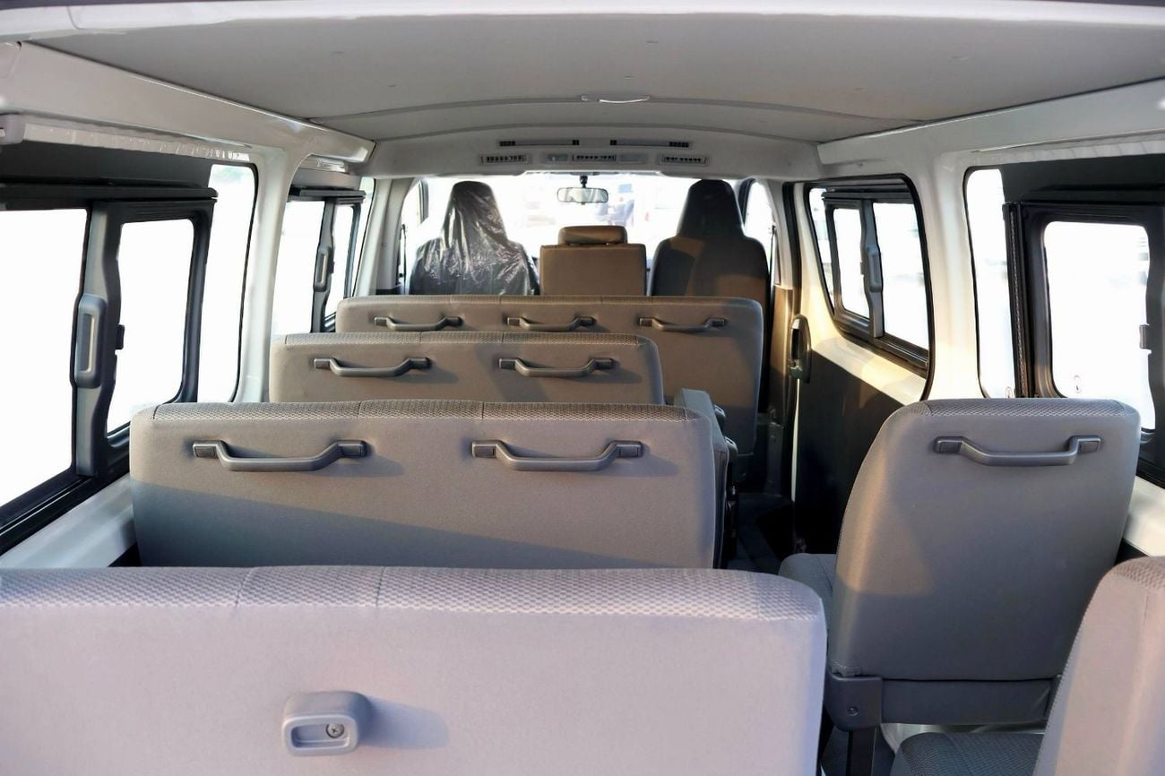Toyota Hiace DLS - STANDARD ROOF