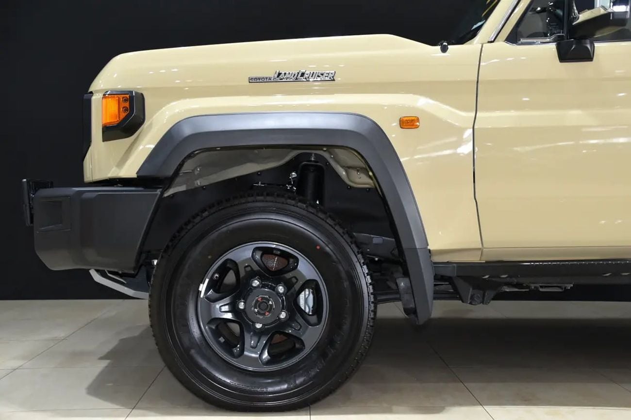 Toyota Land Cruiser 70 LC79 LX GCC Specs- Al-futtaim Warranty