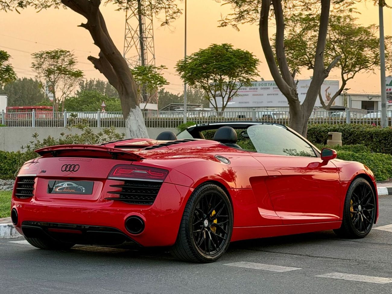 Audi R8 Spyder FSI Audi R8 Spyder 2016 GCC Specs V8 Convertible in Perfect Conditions
