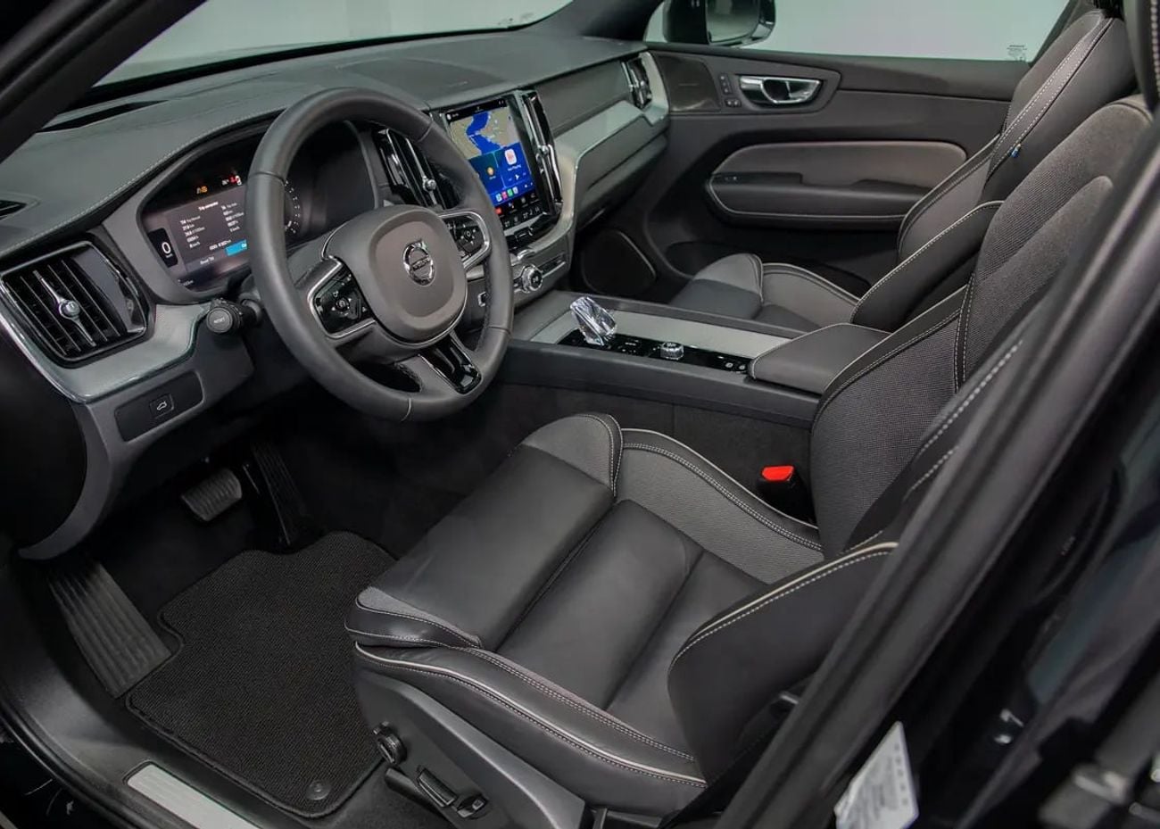 Volvo XC60 ULTIMATE DARK Low KM • 0%DP Available • Warranty • FDSH • GCC