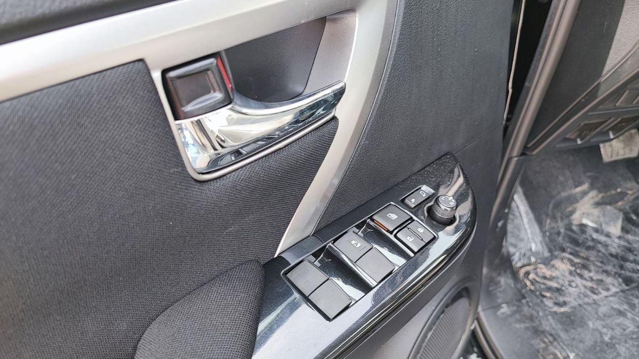 Toyota Fortuner EXR Toyota Fortuner / 2.7L V4 Petrol / Climate Control / Only for Africa Special Price