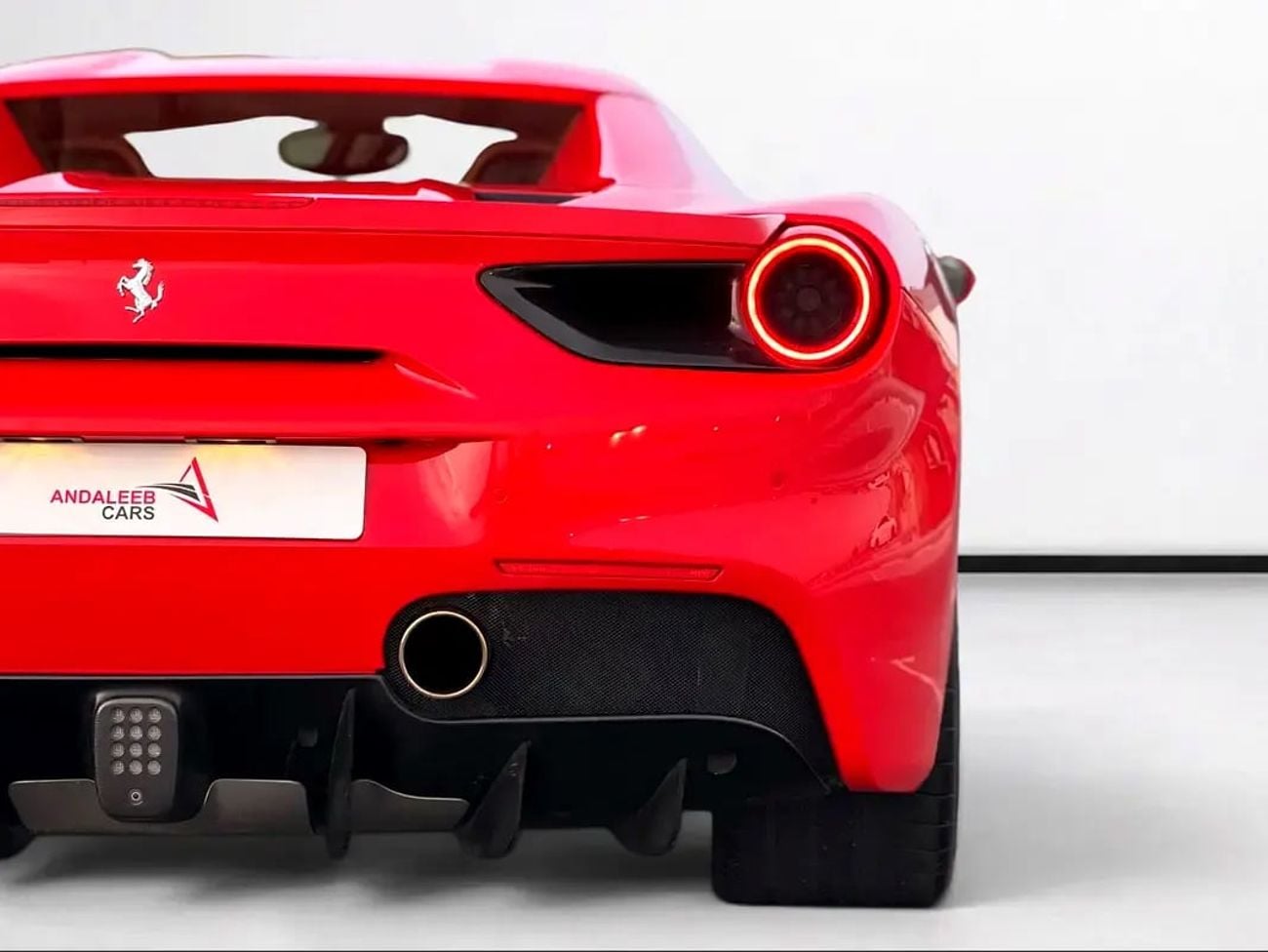 Ferrari 488 Spider SPIDER | 670 HP V8 | FULL AL TAYER SERVICE HISTORY | GCC