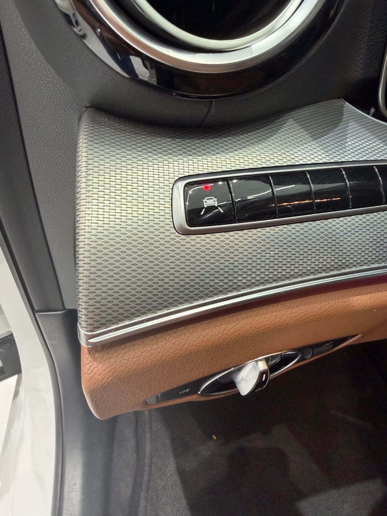 مرسيدس بنز E300 AMG