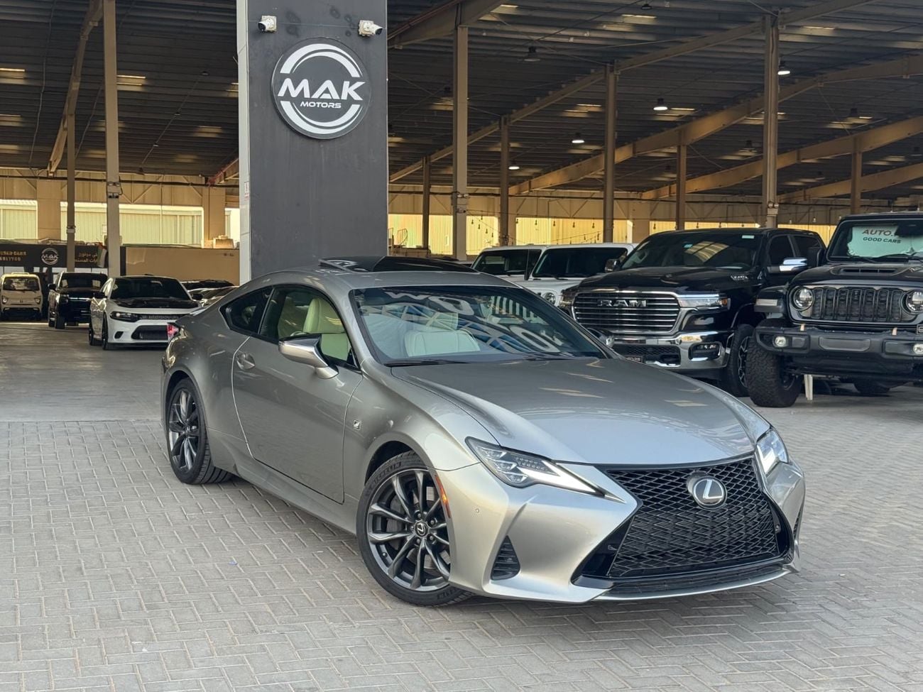 Lexus RC350 F SPORT PLATINUM 3.5L V6 / SUNROOF / RADAR / REAR WHEEL DRIVE / BIG RIMS / COOLING AND HEATING SEATS