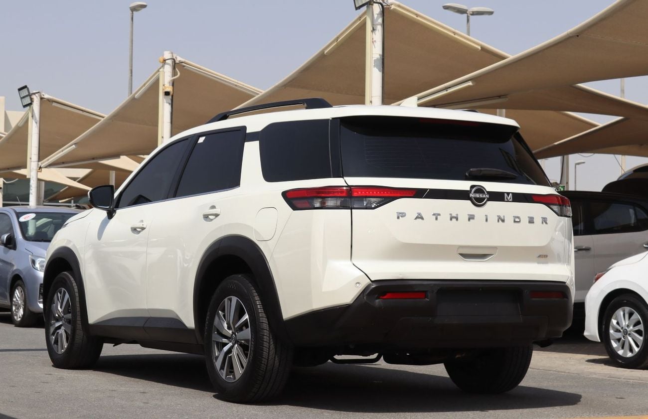 Nissan Pathfinder SV ACCIDENTS FREE - GCC- ORIGINAL PAINT - 4WD - PERFECT CONDITION INSIDE OUT